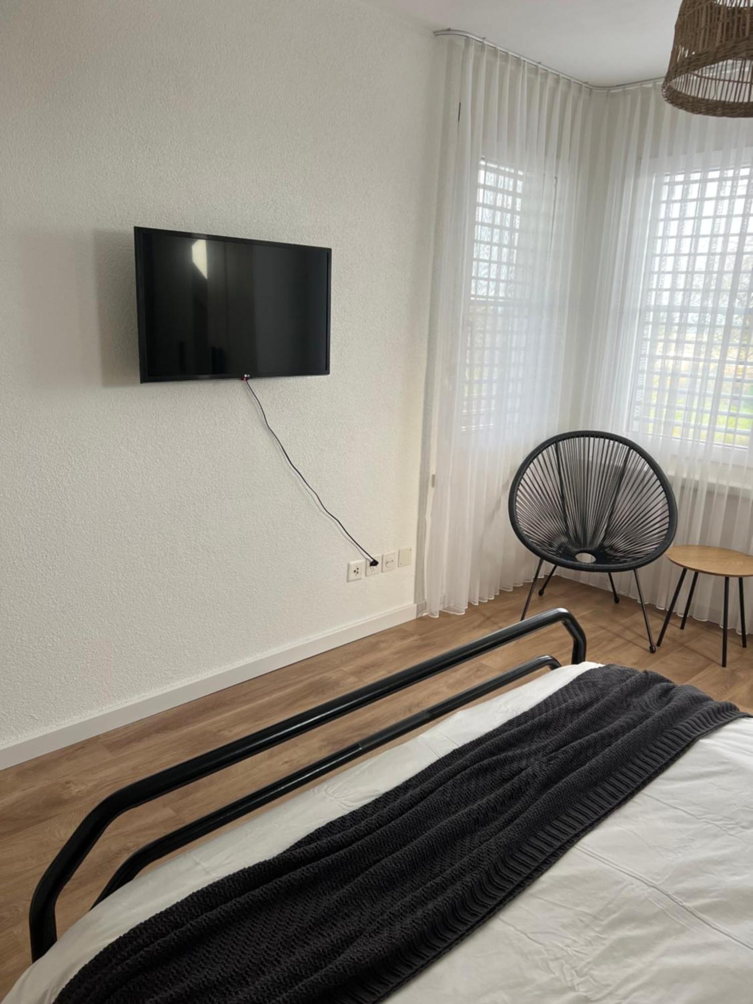 Black&White Apartment Uzwil Exterior foto